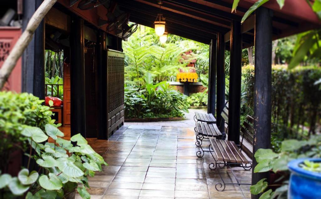Silom Studios Bangkok Exterior photo
